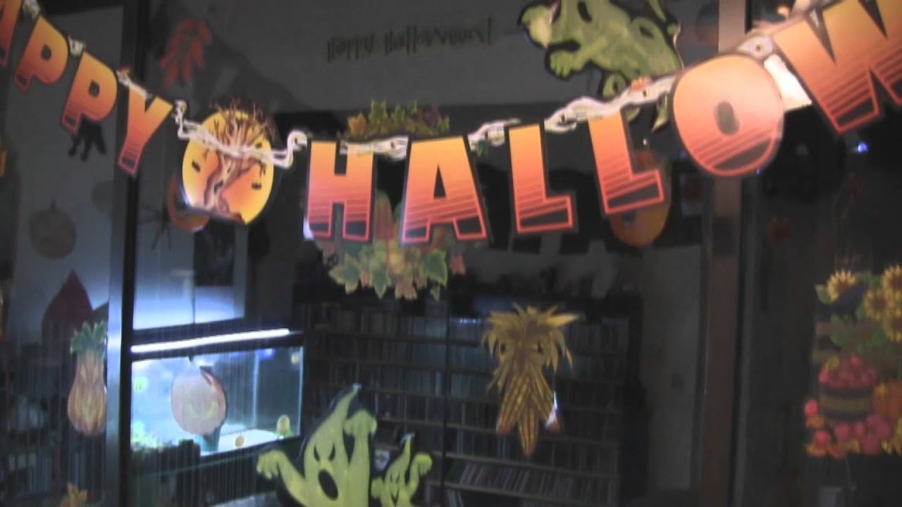 halloween indoor home decorating ideas halloween indoor decorations 2012 part youtube halloween indoor home decorating ideas halloween indoor decorations 2012 part youtube