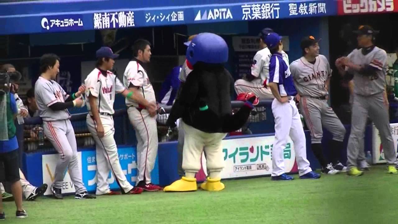 【マツダオールスター2011】畠山、マートンとおしゃべりつば九郎 passion fruit plant