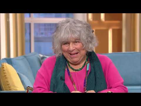 Miriam Margolyes deliberately passes wind during the break - 15th Nov 2021