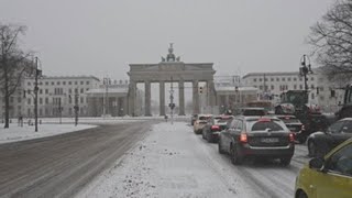 Fuertes nevadas y temperaturas gélidas colapsan el tráfico en media Alemania