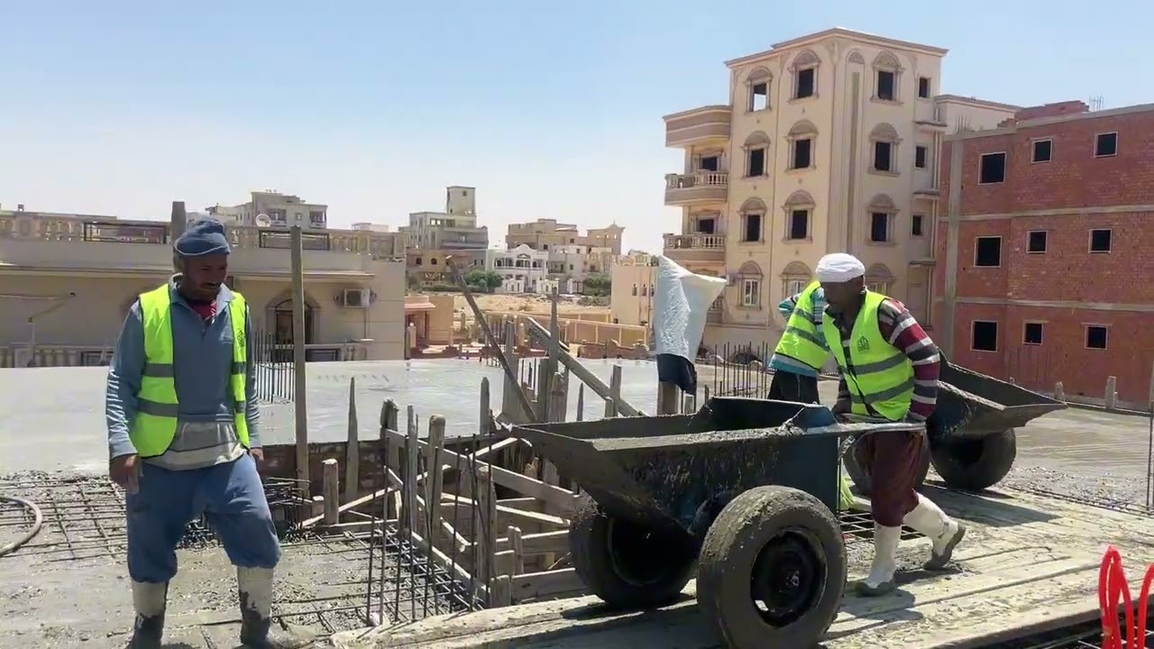 "الأولى للتطوير العقاري" تعلن صب سقف الدور الأول علوي بـ "فيلا 641" بالحي الرابع شرق النيل ببني سويف