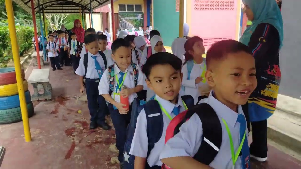 Lensa Hari Pertama Persekolahan