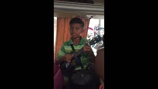 Viral!!! Pengamen cilik Bogor bikin ngakak penumpang bus