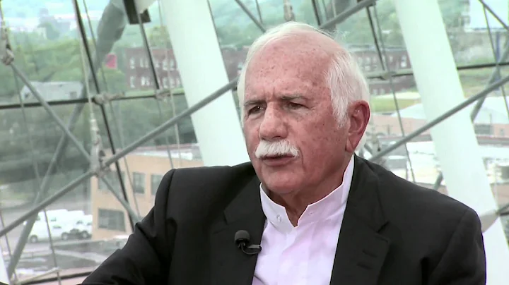 Architect Moshe Safdie Uplifts the Skyline and Spi...