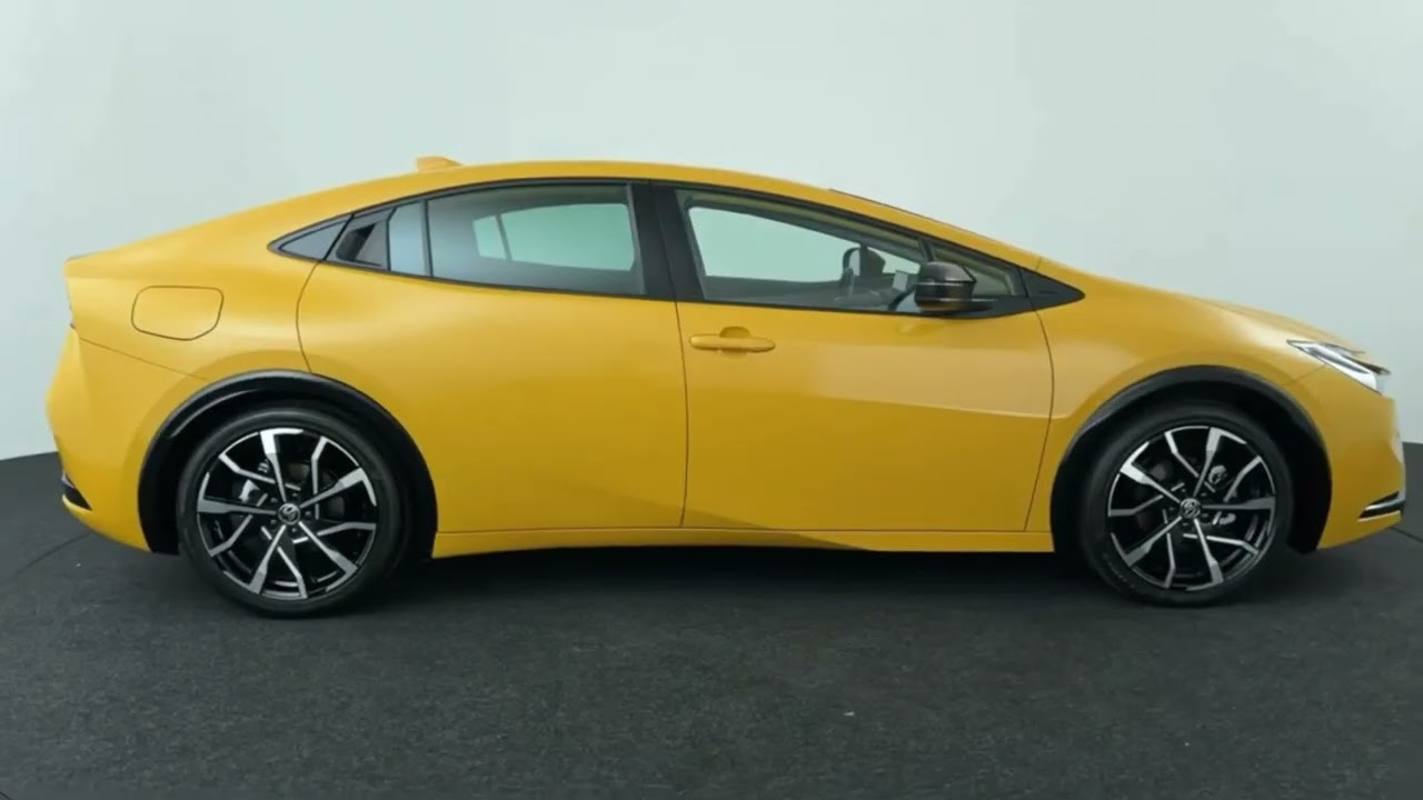 🇬🇧 New Toyota Prius 2025: Exterior & Interior of the TOP Trim – Is It Worth Overpaying?