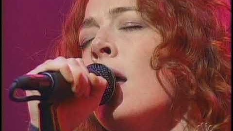 Auf der Maur - Last Call with Carson Daly - 11/25/2004