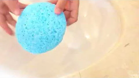 Fizzing fun || bubble bombs || julia Valdes