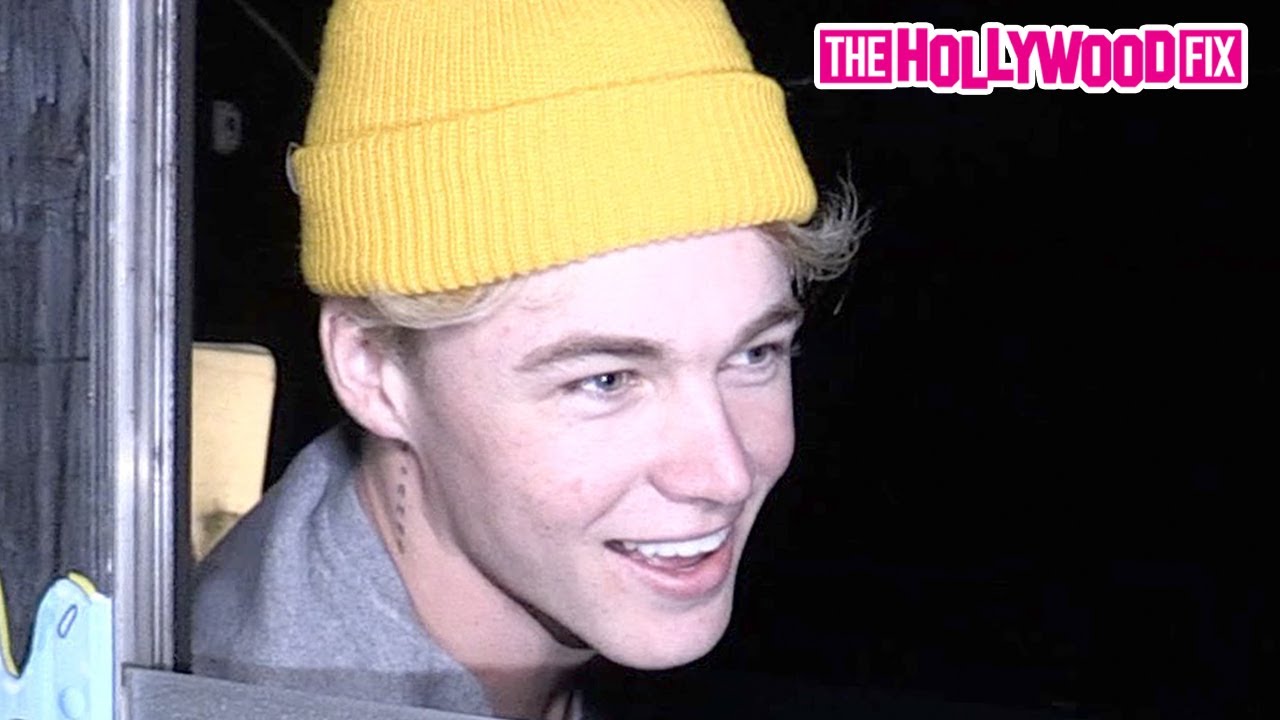 Nick Austin Sneaks Out In The Hype House Bus & Scores Free Food With The Squad At BOA Steakhouse