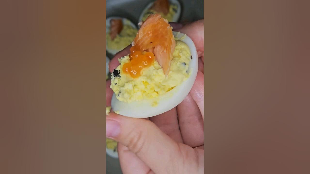 Soft-boiled eggs with caviar - Italian recipes by GialloZafferano