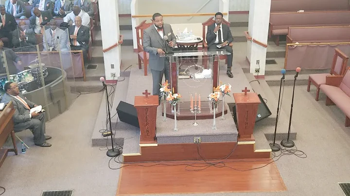 Rev.  Larry Sikes Preaching Gods Word