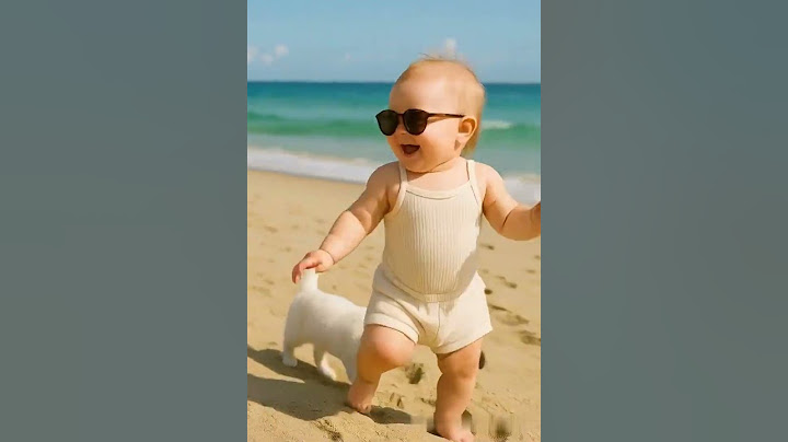 "Little Girl Runs to Her Daddy on the Beach – Cutest Moment Ever!"🌊👧❤️👨‍👧