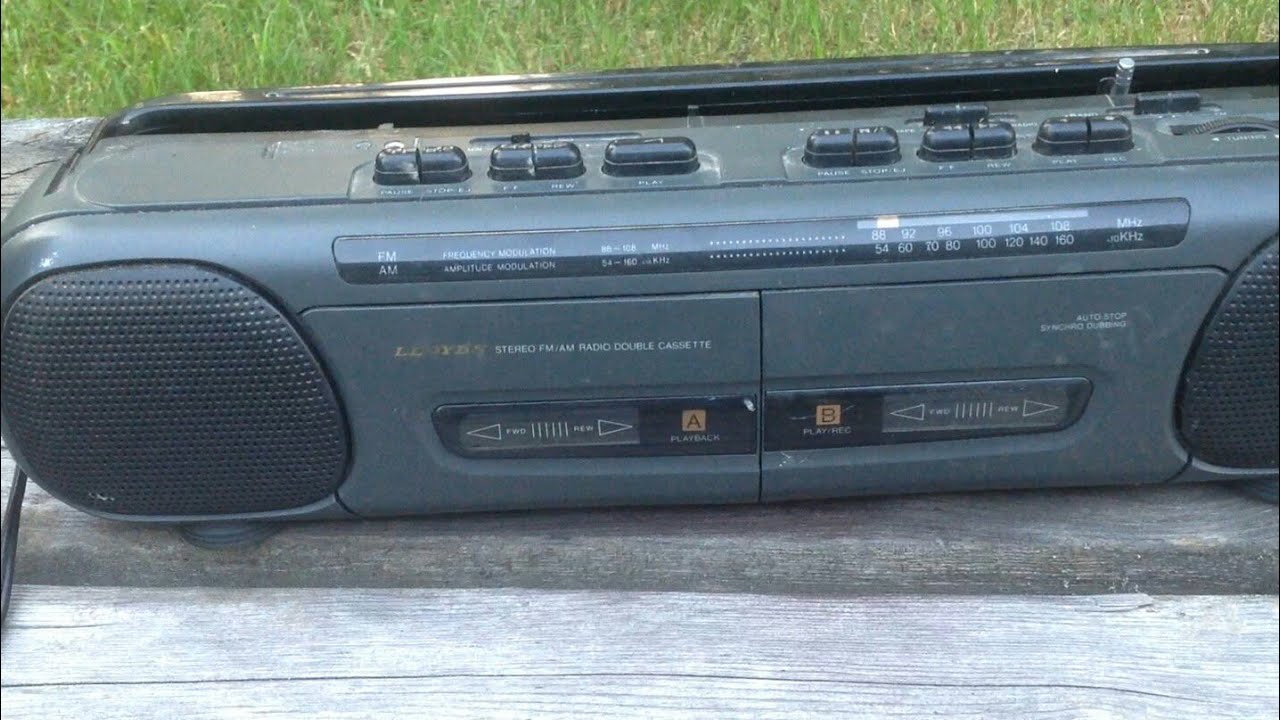 My new Lloyd's Double Cassette Player & Recorder AM/FM Radio Boombox -  YouTube