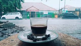 kopi dan air hujan