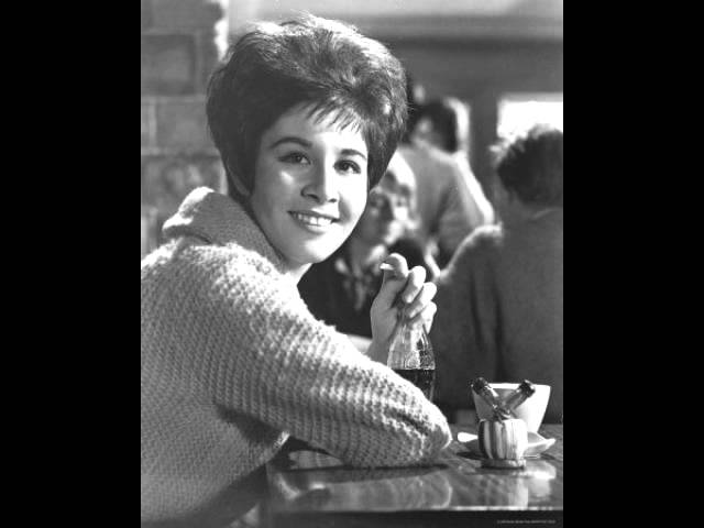 Helen Shapiro - Walk On By