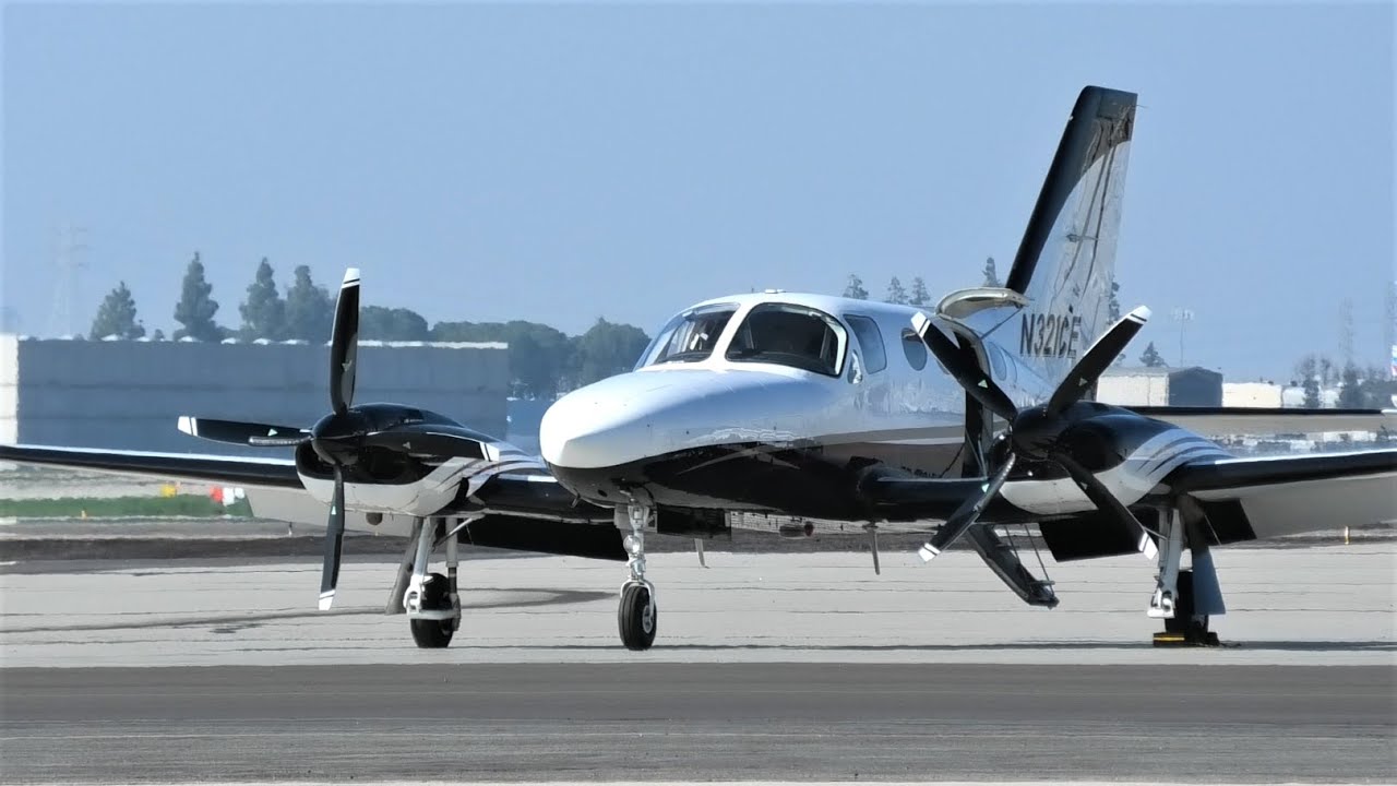 Plane Spotting at Meadows Field | Piston Twins | Beechcraft Barons | Cessna 421C Golden Eagle