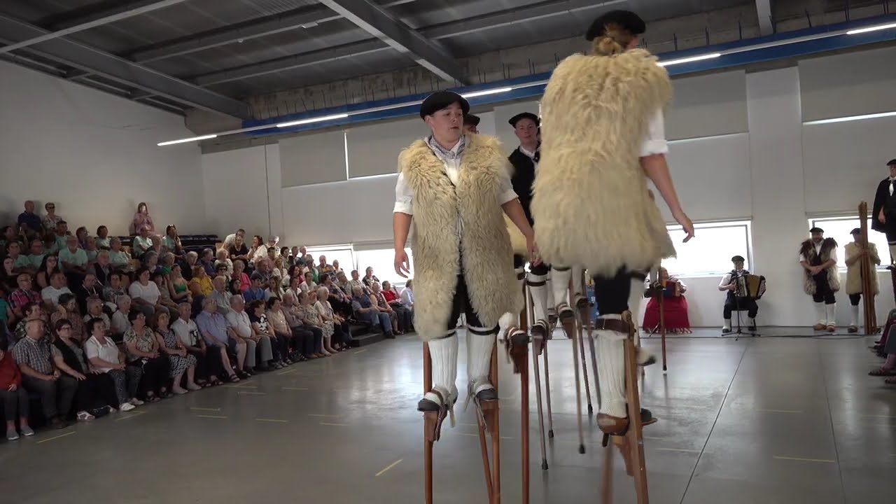 [French] Landese folk dance: Plateau