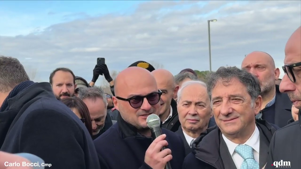 Jesi  alle ore 15.18 transitati i primi veicoli  su Ponte San Carlo