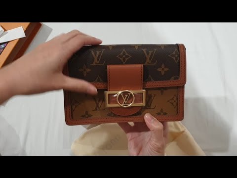 dauphine chain wallet