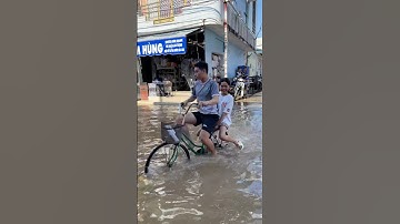 Quê em mùa nước nổi 🥲 #QuangHien #funny #haihuoc #vuinhon #thinhhanh