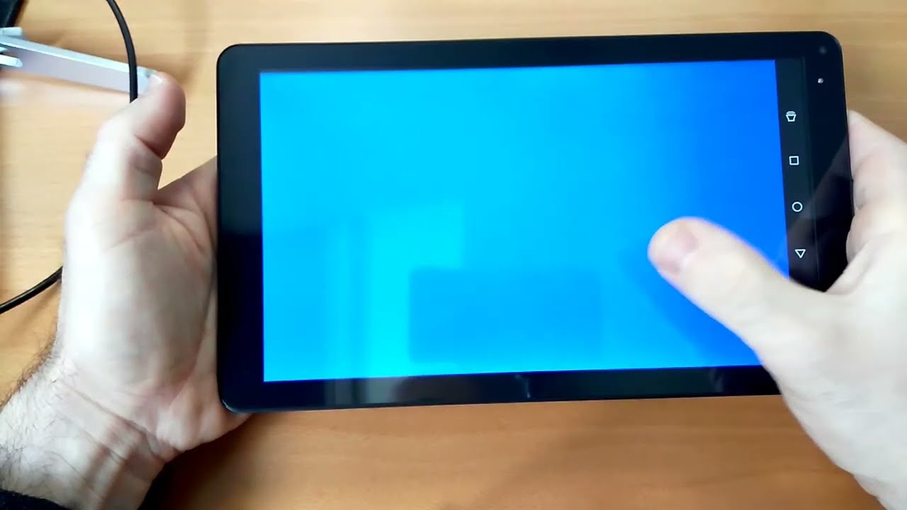 Tablette Danew DSlide 1013QC / Essentielb Smart'Tab – 10,1″ – Pour Pièces (non Testée)