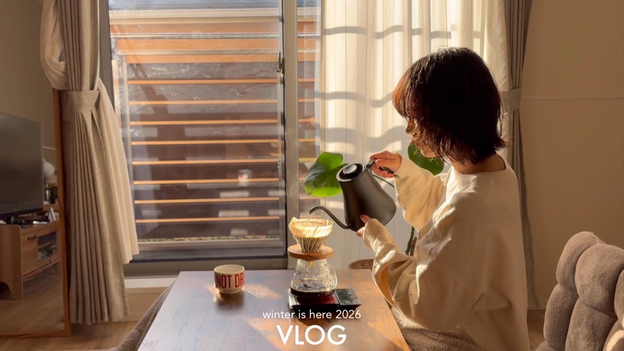 [VLOG] 都内20代 実家暮らし｜健康的で穏やかな休日｜憧れの皇居ラン｜世田谷に新しくできた面白スポットへ｜池尻大橋カフェ. HOME/WORK VILLAGE (Eng)