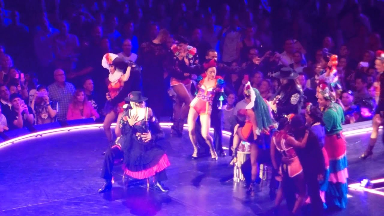 Into the Groove & Lucky Star LIVE Madonna 9-17-15 Madison Square Garden, NY - YouTube