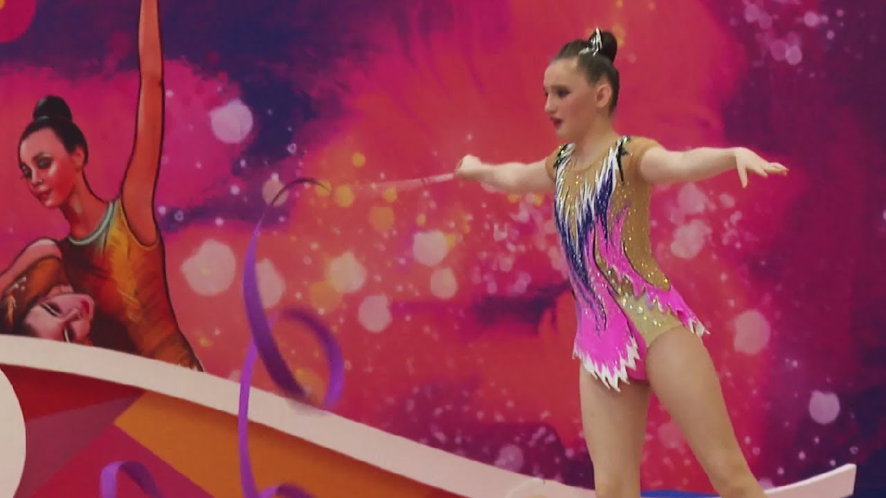 Телеканал «Мир» исполнил мечту гимнастки из Петербурга в рамках акции «Елка желаний»
