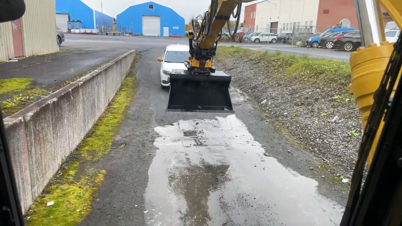 Bandgrävare Komatsu PC138US-11