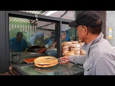 中國新疆省烏魯木齊 傳統美食 - 阿布拉的饢 | Uyghur bread nang in Urumqi Xinjiang China