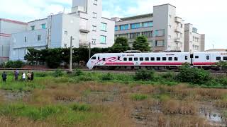 2023.11.12_北上2164次 EMU700電聯車 交會 111次普悠瑪列車_大村站北
