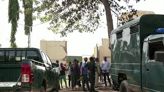 Najeriya: Daruruwan fursunoni sun tsere bayan hari a Abuja - Labaran Talabijin na 06/07/22 screenshot 3