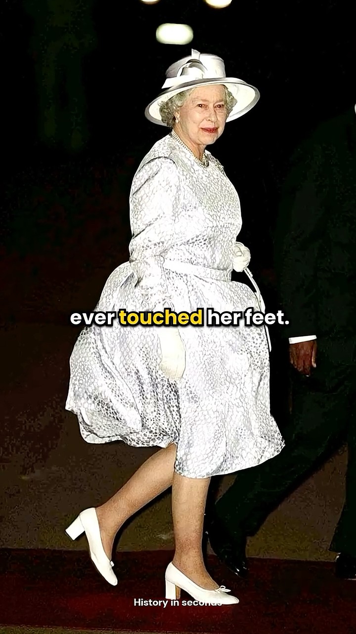 靴 Elizabeth Queen Elizabeth hated New Shoes? 🤯 #queenelizabeth #royal #queen
