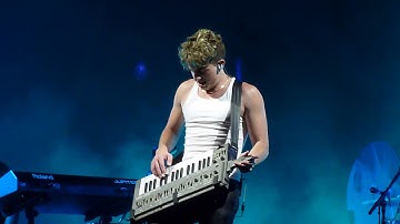 Charlie Puth - Somebody Told Me (2018 Voicenotes Tour w/ Hailee Steinfeld - Boston, MA)