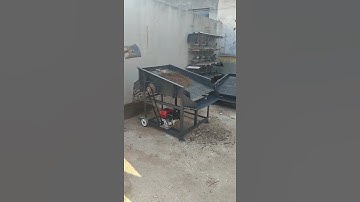 small type Sand screening machine #vibratingscreen #vibratingscreeningmachine #vibratingscreening