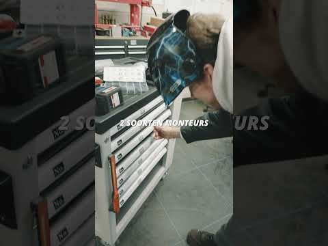 BLUETTI Elite 400 Vs Apex 300 Power Station - Which is BEST?