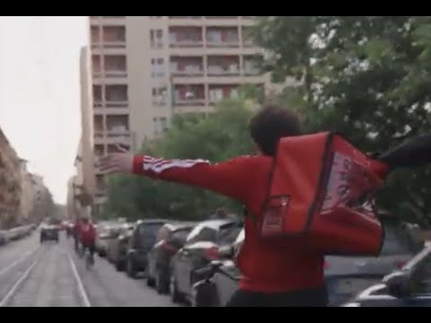 LO STATO SOCIALE - STUPIDO SEXY FUTURO A CASA TUA - Episodio 03 : Tutti i miei amici
