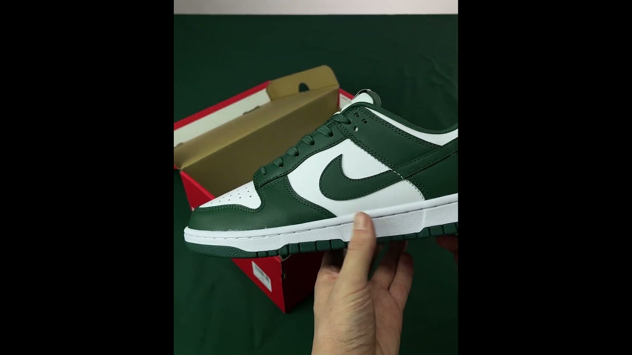 Nike Dunk Low "Varsity Green / Michigan State” 