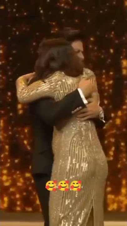 💋💥❤️shahrukh khan#kajol #ciuman#peluk #bollywood 💥💋