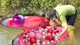 🔥🔥Magical Color Changing Pearl: The Girl Discovers A Magical Color Changing Pearl In A Giant Clam