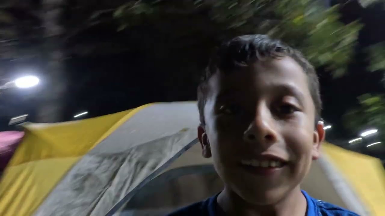 Poniendo nuestra casita de campaña