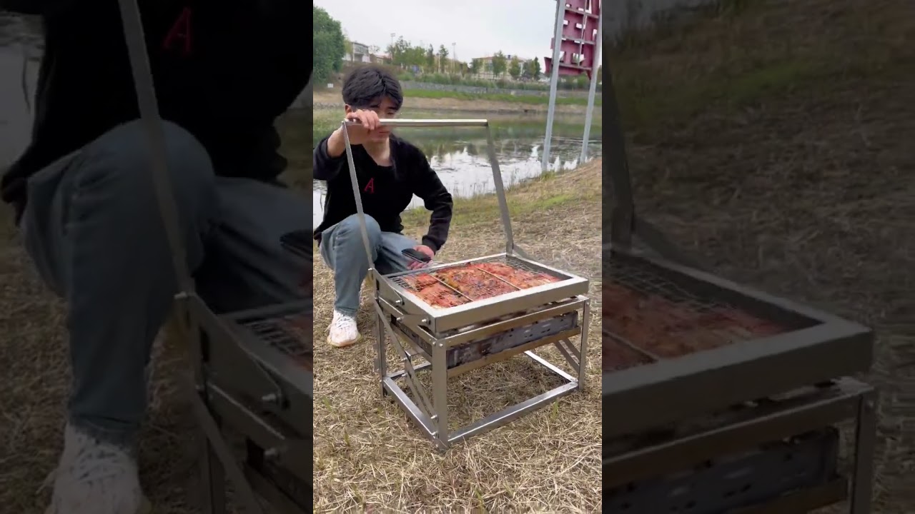Portable flip barbecue grill, very suitable for outdoor camping #Barbecuegrill #Carbonoven #bbq