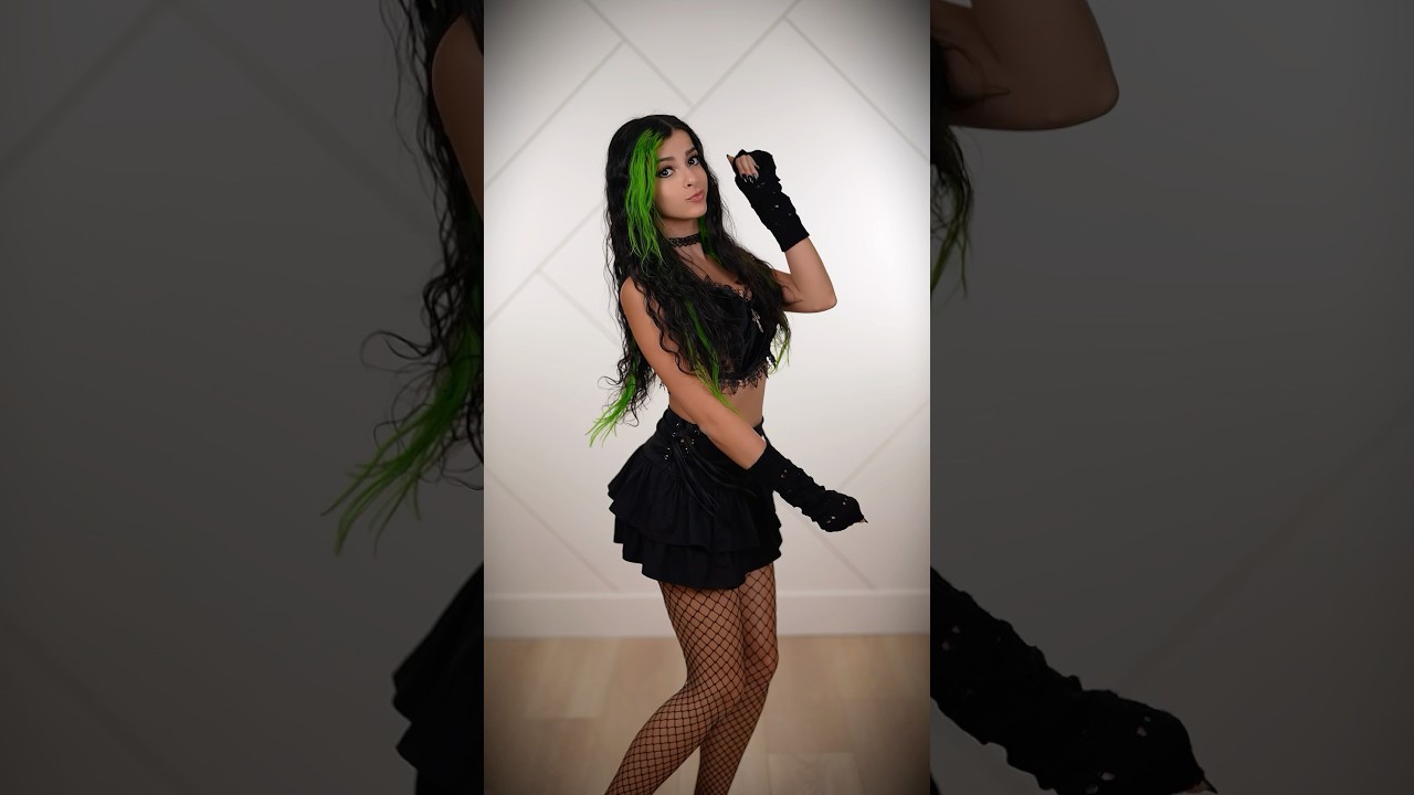 let’s dance! 🖤 #foryou #trending #fashion #halloween #altgirl #emo #helpmemakethismakesense #outfit