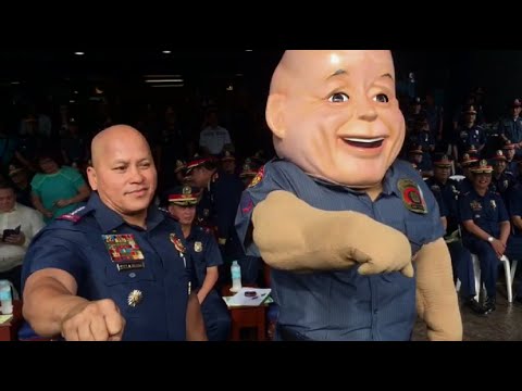 ‘Bato’ perks up PNP flag ceremony, dances for top cops