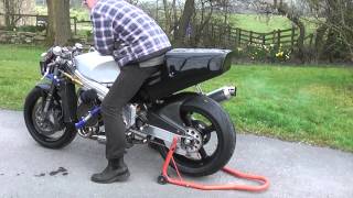 不思議サウンド ロータリーエンジンのバイクが聞いたこと無い音を発してる Motobe 代にバイク のライフスタイルを提案するwebマガジン モトビー 不思議サウンド ロータリーエンジンのバイクが聞いたこと無い音を発してる Motobe 代にバイク のライフスタイルを提案するwebマガジン モトビー