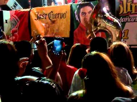 Larry Hernandez-Gente VIP (en Vivo)