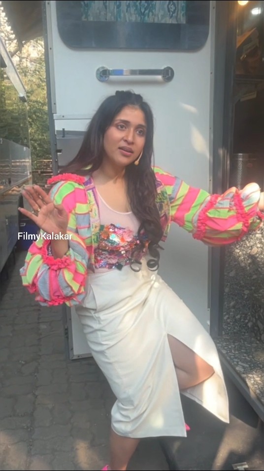#mannarachopra encouraging viewers to take this heartfelt new year resolution ? #filmykalakar