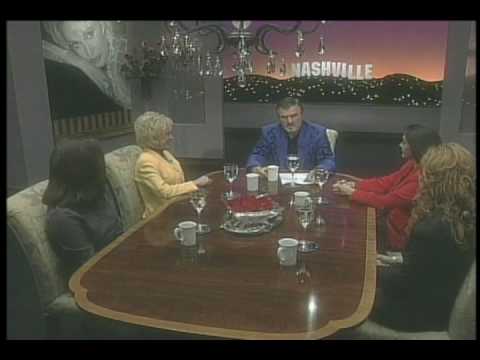 Burt Reynolds interviews Crystal Gayle Tammy Wynet...