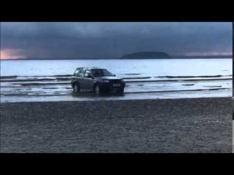 4x4 towed to safety on Brean beach (Burnham-On-Sea.com) - YouTube