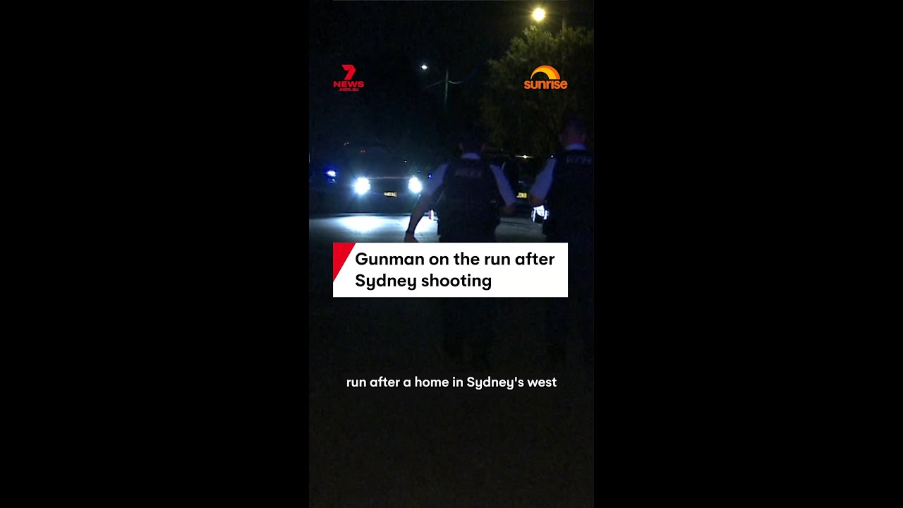 Gunman on the run after Sydney shooting