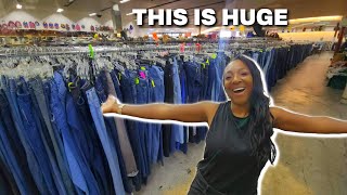 THE BIGGEST THRIFT STORE DALLAS ?! COME THRIFT WITH ME TO RESELL ON POSHMARK + EBAY